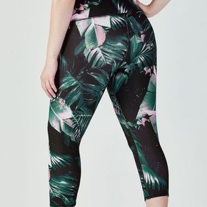 Fabletics NWT Salar Havana PowerHold Capri